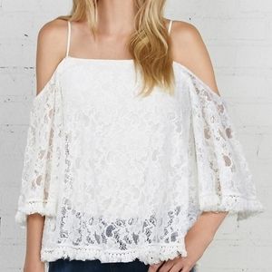 🅶 Bailey 44 Boho Tusk Lace Cold Shoulder Sleeve Top w/ Fringed Hem Cream White